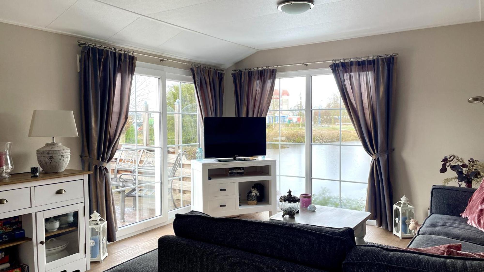 Chalet Makkum C99B Met Prive Gelegen Tuin Aan Het Water 외부 사진