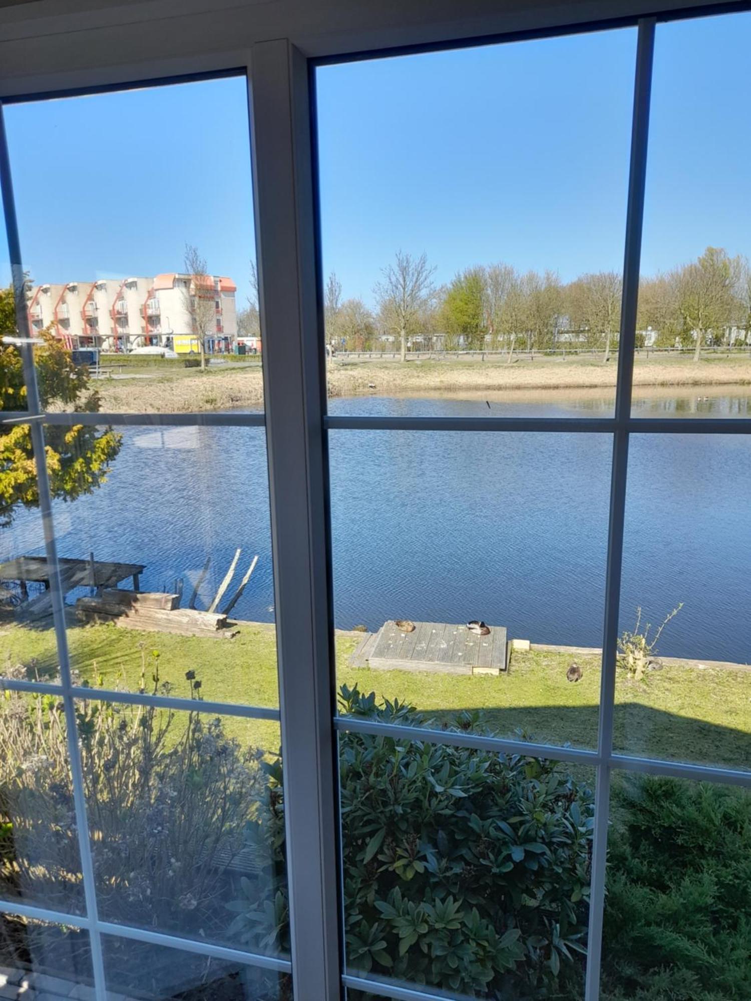 Chalet Makkum C99B Met Prive Gelegen Tuin Aan Het Water 외부 사진