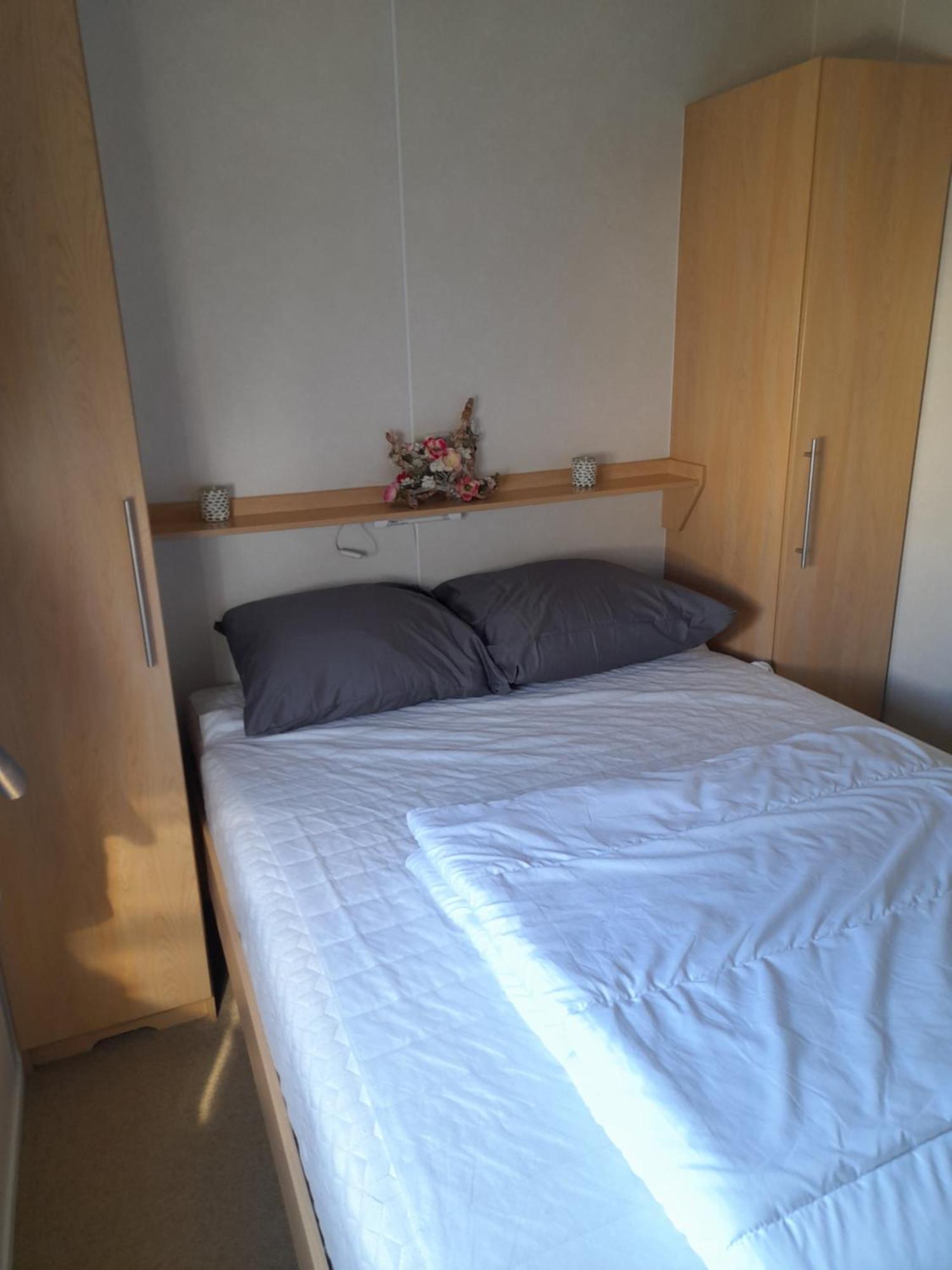 Chalet Makkum C99B Met Prive Gelegen Tuin Aan Het Water 외부 사진