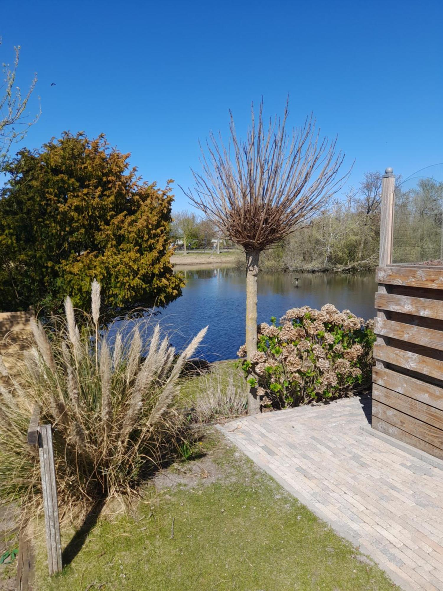 Chalet Makkum C99B Met Prive Gelegen Tuin Aan Het Water 외부 사진