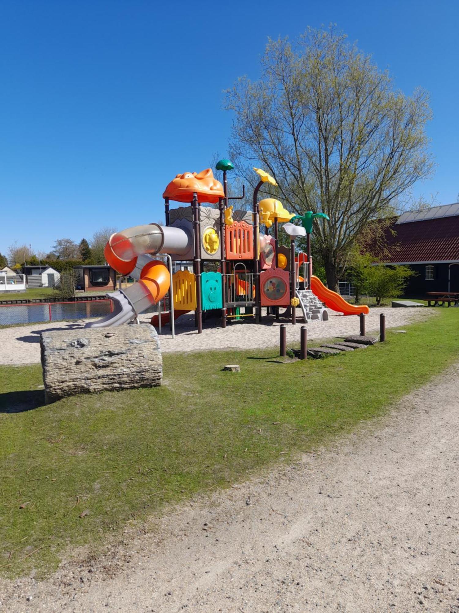 Chalet Makkum C99B Met Prive Gelegen Tuin Aan Het Water 외부 사진